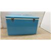 Image 5 : Vintage Coleman Steel-Belted Cooler, Sky Blue, Made in Canada, circa 1960s-1970s