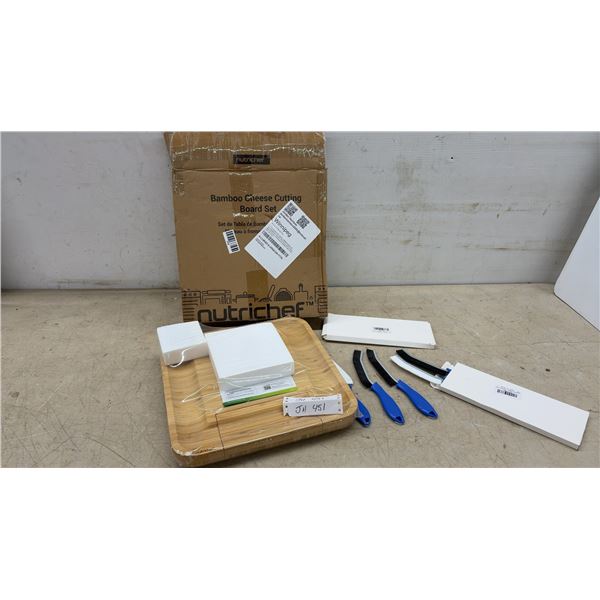 Nutrichef PKCZBD10 Bamboo Cheese Cutting Board Set, 13 1/2 × 13 1/2” with 4-Piece Stainless Steel