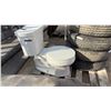Image 2 : Kohler Toilet