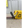 Image 3 : McCulloch Corded Electric 16” Hedge Trimmer