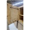 Image 9 : Barnet Renfrew Canada Hoosier Cabinet with Enamel Top and 3-Drawer Base