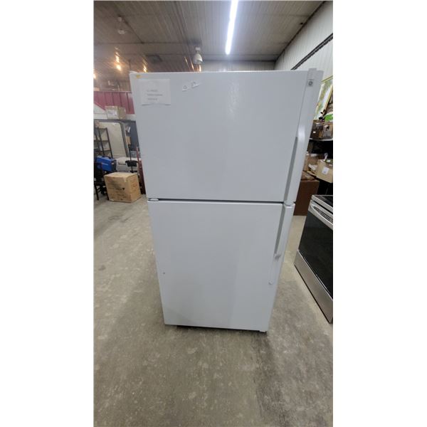 GE Top-Freezer Refrigerator, 67”×31”×33”
