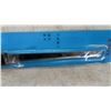 Image 5 : 21 Serrated Knives and Set of Tongs