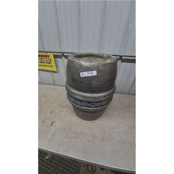 Vintage 1935 15-Gallon Metal Beer Keg with Blue Bands
