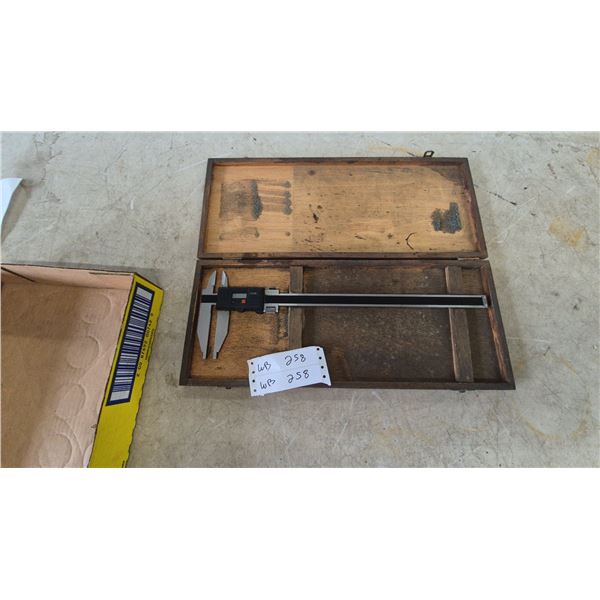 Digital Caliper in Wooden Case, with 12” Bar and Jaws