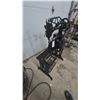 Image 7 : Vintage Singer 29-4 Patcher Industrial Leather. Coddler Sewing Machine on Cast Iron Treadle Stand