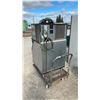 Image 6 : Manitowoc Ice Machine and dolly, Digital Controls, Stainless Steel Finish (Not Tested)