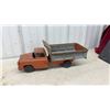Image 2 : Vintage 1950s Structo International Hydraulic Dump Truck, Pressed Steel, Orange and Gray