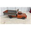 Image 3 : Vintage 1950s Structo International Hydraulic Dump Truck, Pressed Steel, Orange and Gray