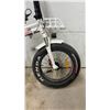 Image 9 : DJ Bikes White Folding Fat Tire Electric Bike, 7-Speed Shimano, with Charger