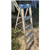 Image 3 : 4-1/2ft Lite Aluminum A-Frame Ladder