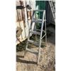 Image 2 : 4-1/2ft Aluminum Step Ladder with Tool Tray