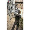 Image 3 : 4-1/2ft Aluminum Step Ladder with Tool Tray