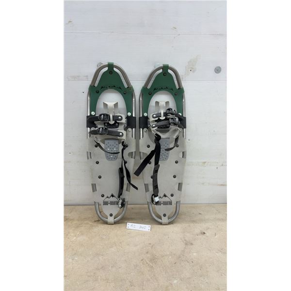 Snow Mountain Aluminum Frame Snowshoes with Buckle-Strap Bindings, Made in Canada, 28 × 9”