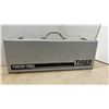 Image 7 : Porter-Cable Tiger Saw Model 737 Type 1 Variable Speed Reciprocating Saw With Case and Blades