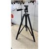 Image 2 : Vivitar 928 Pan-and-Tilt Photographic Tripod and Telescoping Snow Brush