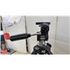 Image 3 : Vivitar 928 Pan-and-Tilt Photographic Tripod and Telescoping Snow Brush