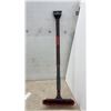 Image 6 : Vivitar 928 Pan-and-Tilt Photographic Tripod and Telescoping Snow Brush