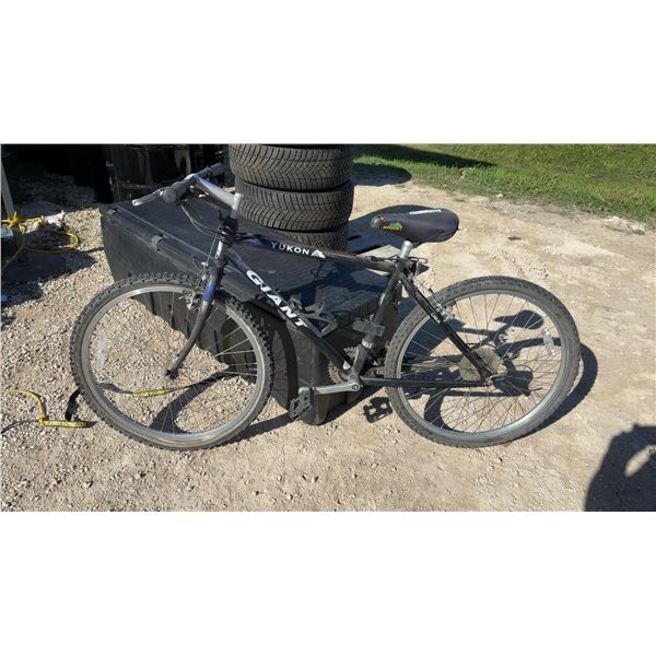 Giant Yukon Mountain Bike, Avocet Seat, Shimano Alivio Brake Levers