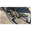 Image 6 : Giant Yukon Mountain Bike, Avocet Seat, Shimano Alivio Brake Levers