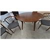 Image 2 : Mid-Century Modern Style Dining Table and 4 Chairs