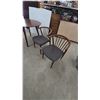 Image 6 : Mid-Century Modern Style Dining Table and 4 Chairs