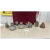 Image 1 : Aladdin railroad caboose oil lamps x2, street lantern, and Metal kerosene lamps x2