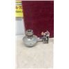 Image 2 : Aladdin railroad caboose oil lamps x2, street lantern, and Metal kerosene lamps x2