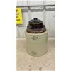 Image 4 : 3-Gallon Stoneware Crock With Lid and Gray Stoneware Storage Jar