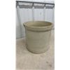 Image 12 : 4 Gallon Medalta Crock with Lid and 2 Gallon Medalta Crock