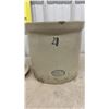 Image 8 : 4 Gallon Medalta Crock with Lid and 2 Gallon Medalta Crock