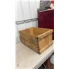 Image 11 : 5 Gallon Stoneware Crock and Wooden Crate