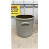 Image 4 : 5 Gallon Stoneware Crock and Wooden Crate
