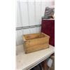 Image 9 : 5 Gallon Stoneware Crock and Wooden Crate