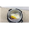 Image 5 : New Instant Pot Duo Gourmet Pressure Cooker, Inner Pot, and Accessories