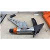 Image 3 : Paslode FCS200 2-in-1 Flooring Stapler/Nailer Kit with Mallet and Accessories in Case. Latches