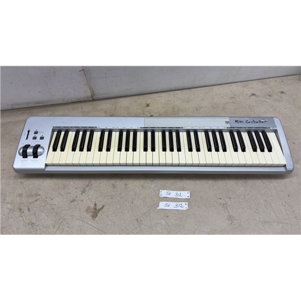 M-Audio Keystation 61es 61-Key USB MIDI Controller Keyboard with Pitch Bend and Modulation, No