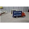Image 4 : Eastwood Automobilia 1952 GMC C.O.E. Lionel Electric Trains 1/34 Scale Die-Cast Truck. With box