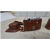 Image 5 : Lot of 3 Vintage Cameras: Yashica Lynx-1000, Argus C3