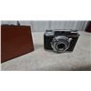 Image 8 : Lot of 3 Vintage Cameras: Yashica Lynx-1000, Argus C3