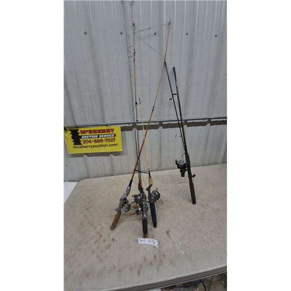 Assorted Fishing Rods and Reels: 4 Vintage Rods, and Reels, and one Modern