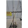Image 7 : Assorted Fishing Rods and Reels: 4 Vintage Rods, and Reels, and one Modern
