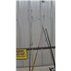Image 8 : Assorted Fishing Rods and Reels: 4 Vintage Rods, and Reels, and one Modern