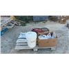 Image 1 : Pallet Lot: Sandblaster and Supplies
