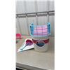 Image 9 : Barbie Glam Vacation Boat Playset with Doll, Lounge Chairs, Swing, Dolphin