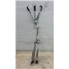 Image 2 : Vintage Pearl Hi-Hat Stand and Double-Braced Snare Drum Stand