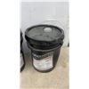 Image 4 : Sealed Commonwealth Oil Regal Complex EP2 and sealed CommClean Green Lubricants, 17 kg/37 lbs