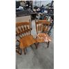 Image 6 : Dining Table and Six Spindle-Back Chairs with Leaf