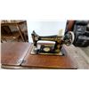 Image 2 : Antique Singer Model 27 Treadle Sewing Machine