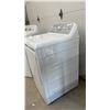 Image 8 : GE Top-Load Washer and GE Front-Load Electric Dryer, White